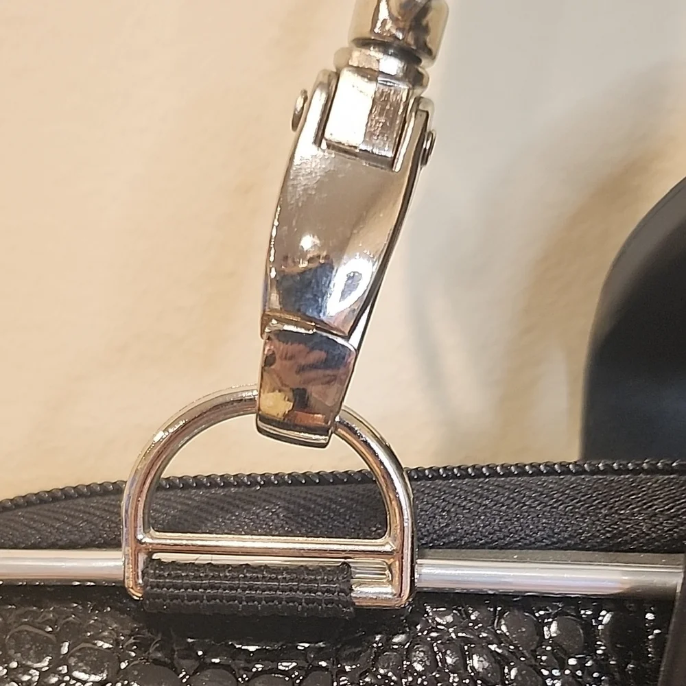 Bombata Elegant Black Crocodile Pattern Laptop Bag